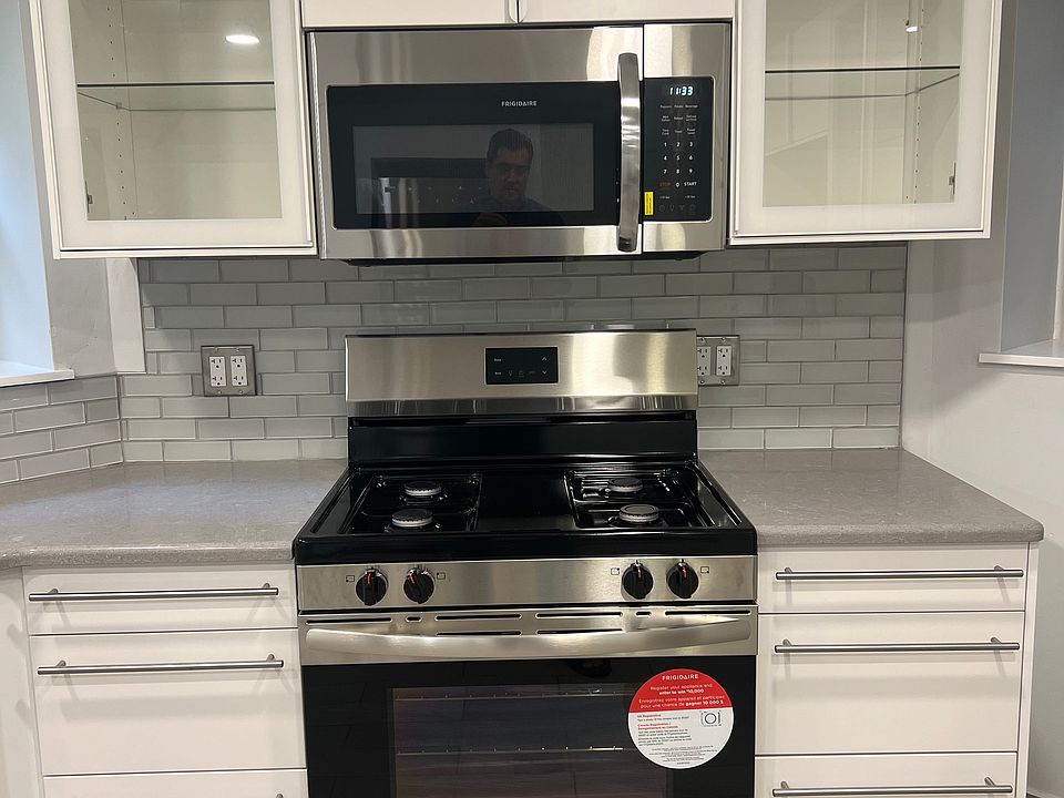 Stove and Microwave