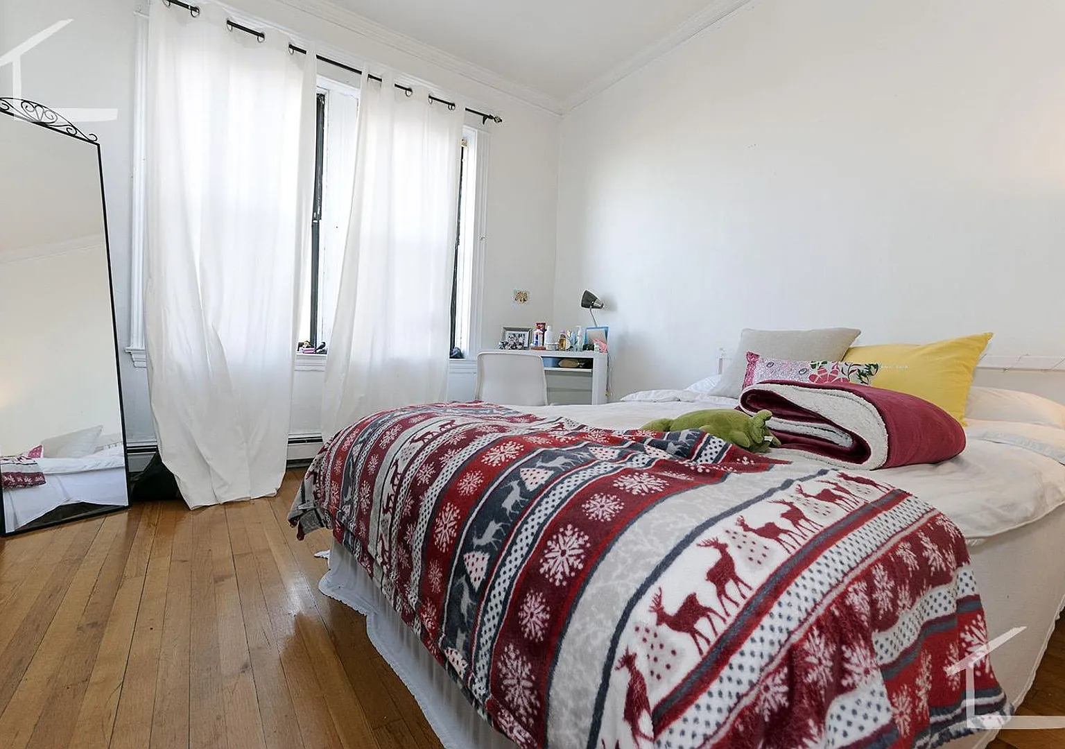 Large 4 bed — Photo 3