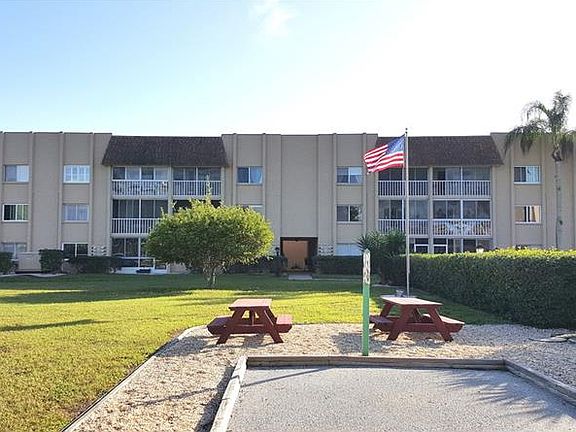 2nd image of 1330 Glen Oaks Dr E Unit 271D