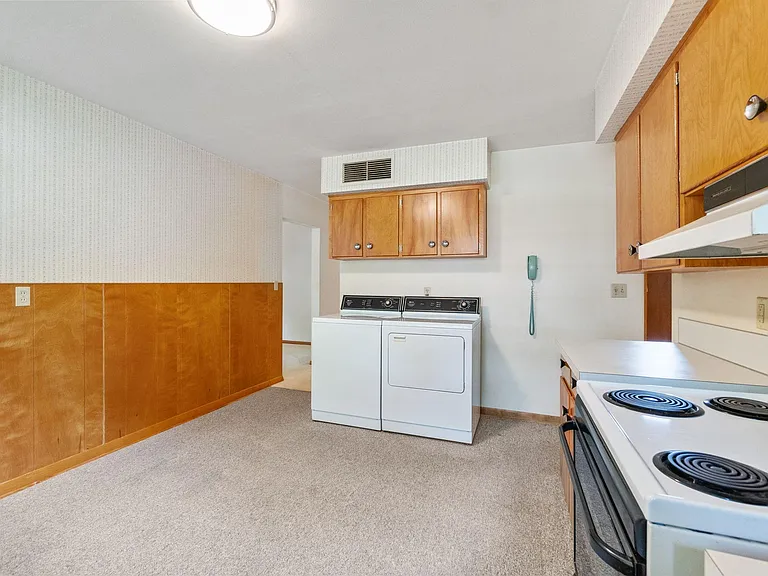 1238 S Hill Dr — Photo 10
