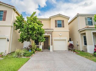 718 NE 191st Ter, Miami, FL 33179