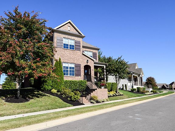 3rd image of 1130 McCrory Cir