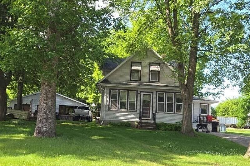 1st image of 422 Dupont Ave NW