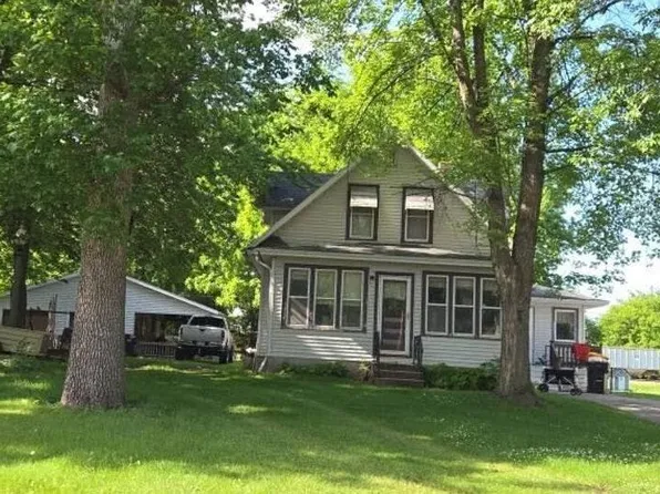 422 Dupont Ave NW, Renville, MN 56284