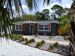 704 Seeds Ave, Sarasota, FL 34237