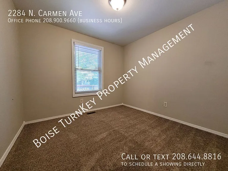 2284 N Carmen Ave — Photo 35