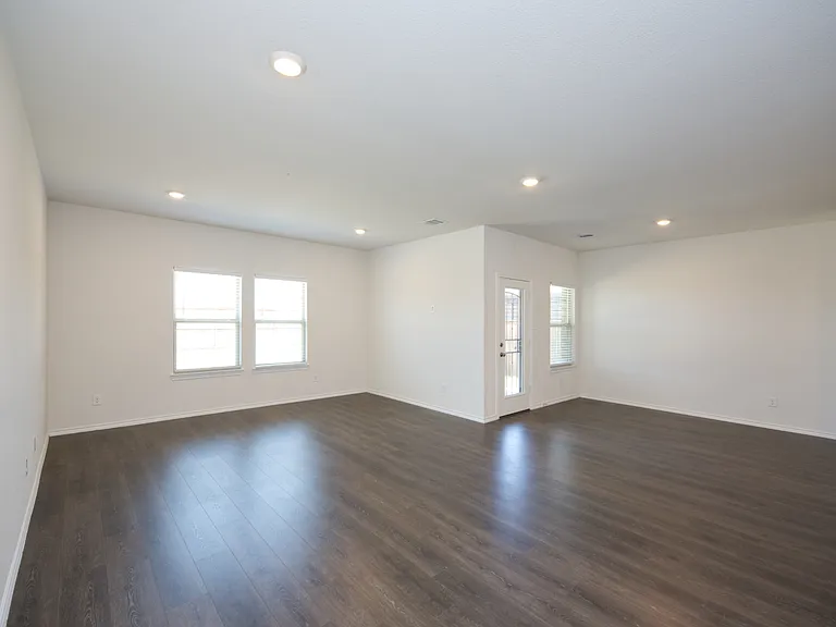 6225 Bracken Dr — Photo 10