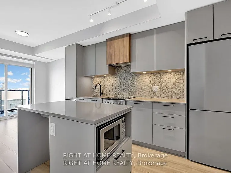 10 Lagerfeld Dr #401 — Photo 16