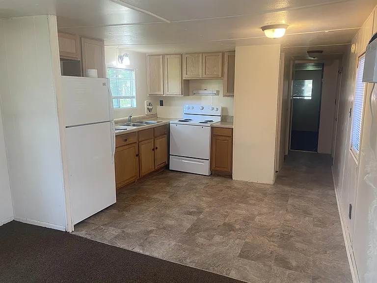 2220 Christy Ln — Photo 2