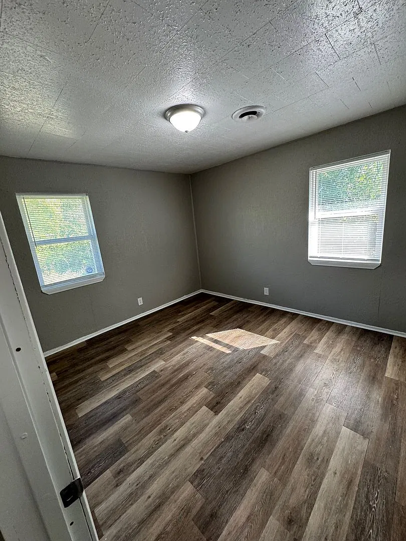 2375 Locust Road - Duplexes — Photo 4