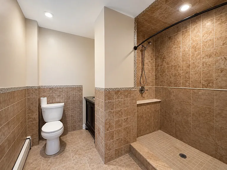 288 N 6th St #2 — Photo 7