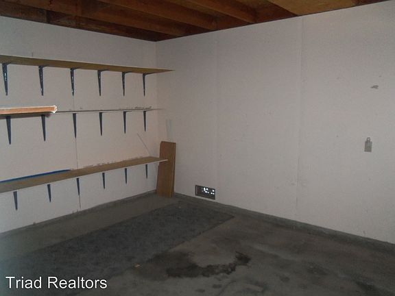 5th image of 73586 Sun Valley Dr APT 4