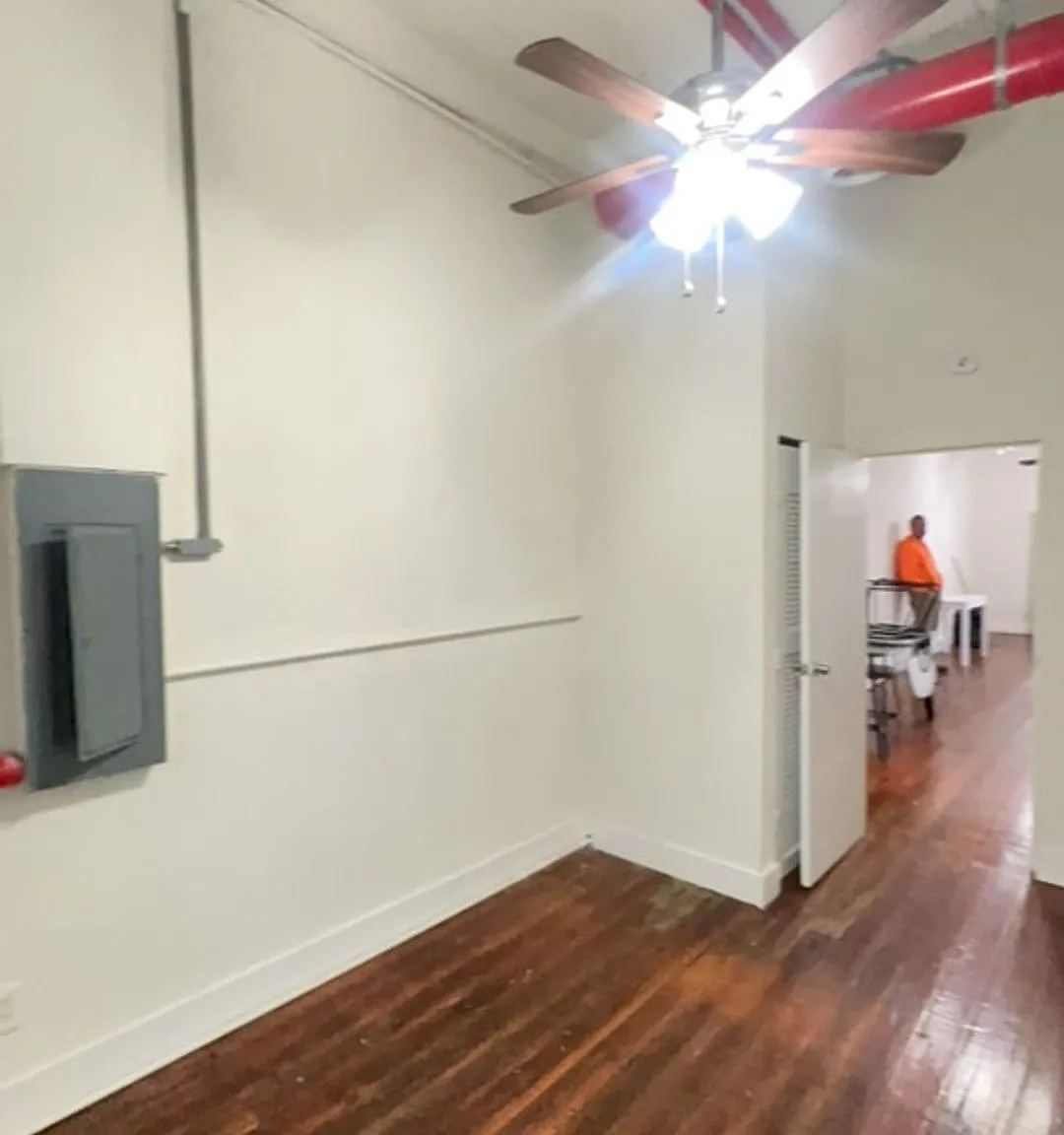 3 bed, 1.0 bath, 1000 sqft, $1,495 — Photo 3
