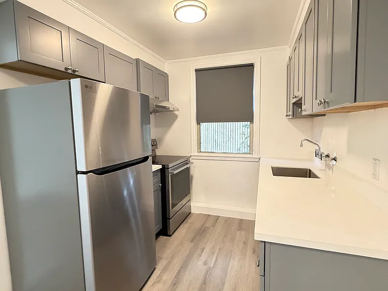 73 Cervantes Blvd #B — Photo 8