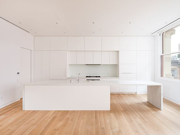 5th image of 67 Franklin St #2B