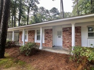 827 Briarwood Dr, Jackson, MS 39211