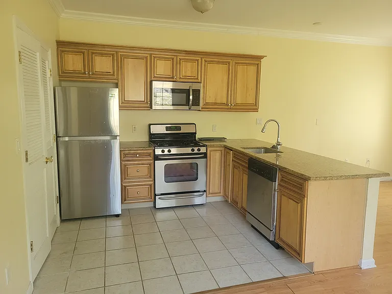 30 Federal Hill Rd #11 — Photo 4