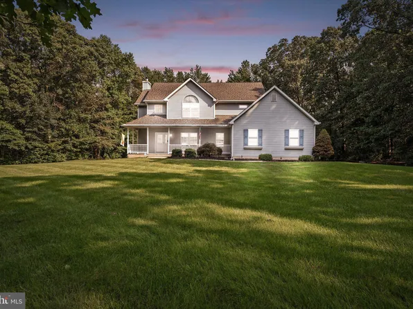 90 Sanders Ln, Cream Ridge, NJ 08514