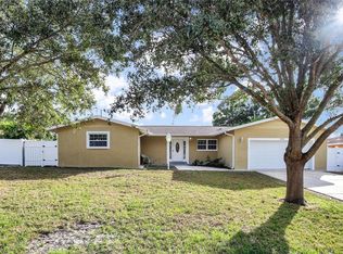 3096 Crescent Dr, Largo, FL 33770