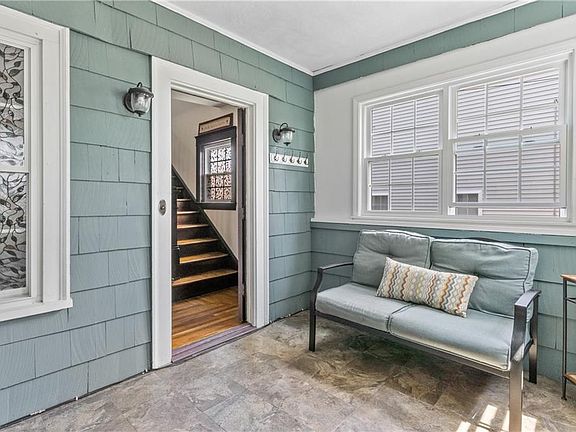 5th image of 392 Roger Williams Ave E
