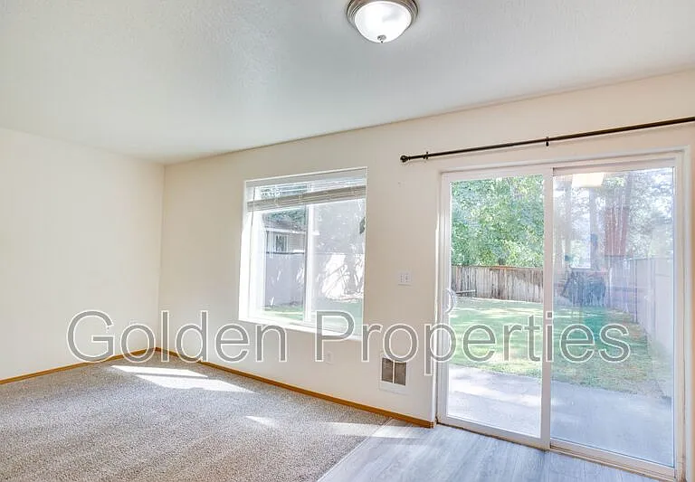 317 W Cherry Ave #A — Photo 4