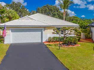14931 Norfolk Ln, Davie, FL 33331