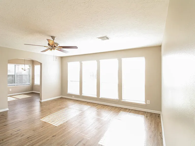 304 Cedar Branch Dr — Photo 5