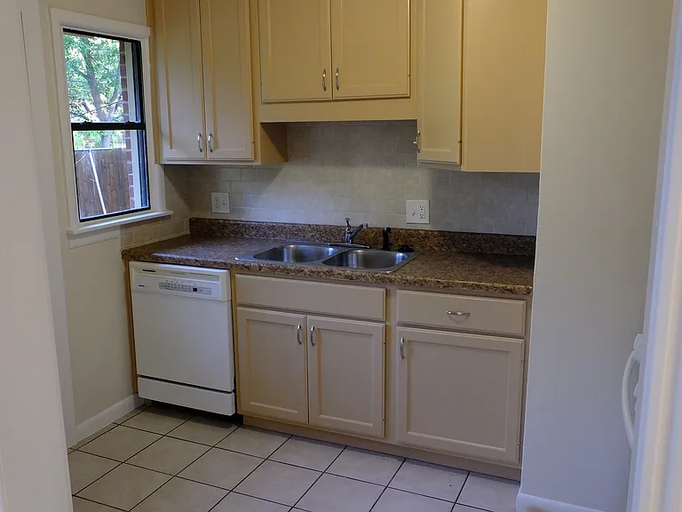 10640 Aledo Dr — Photo 17