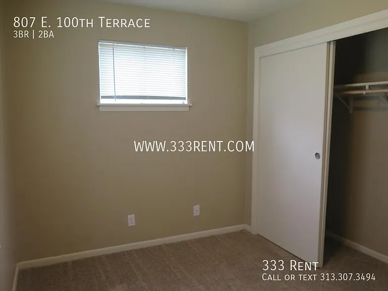 807 E 100th Ter — Photo 7