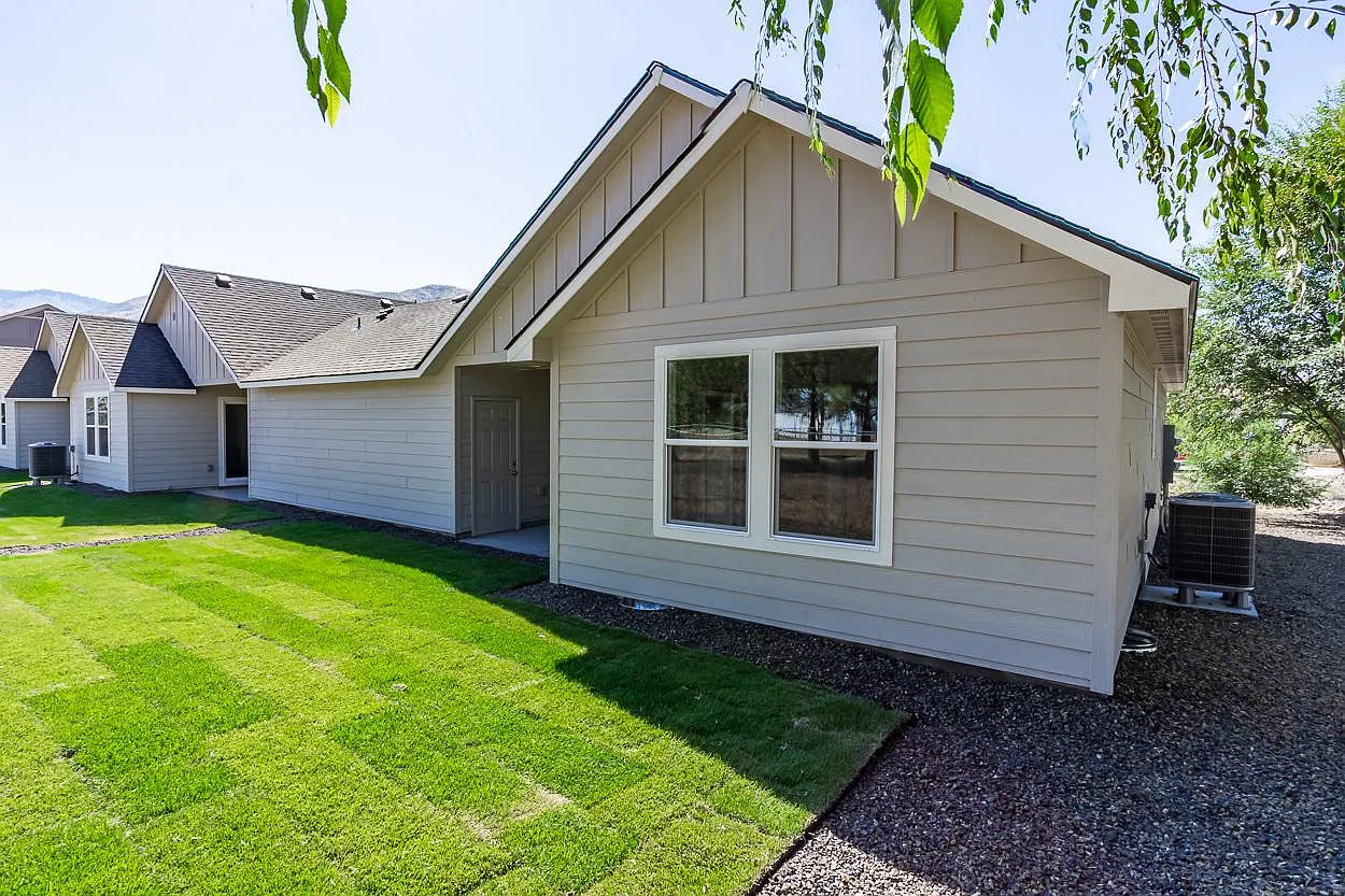 2 bed, 1100 sqft, $1,495 — Photo 3