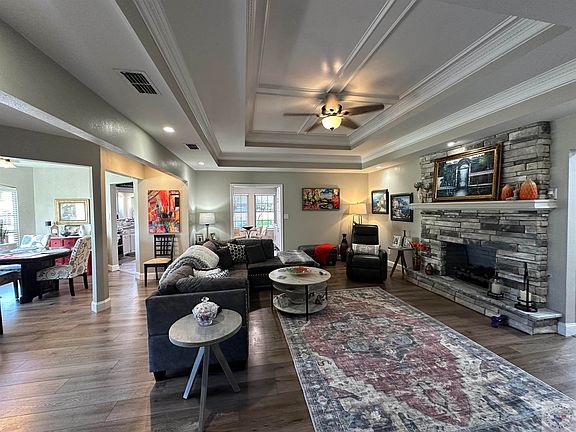 2nd image of 208 Trailwood Ln