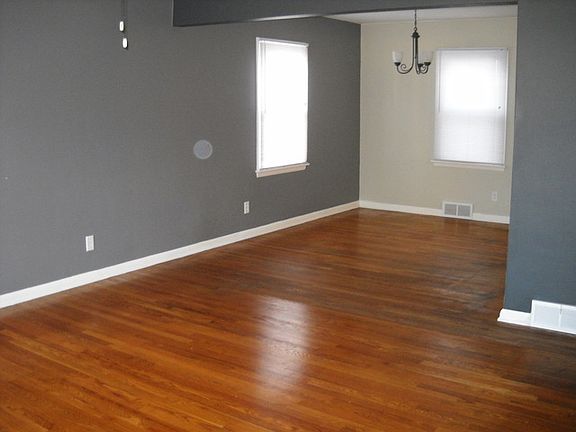 4th image of 2711 18th Ave