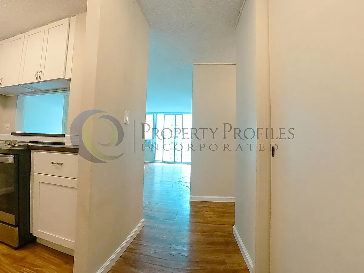 Building Photo - 1617 Kapiolani Blvd #1105