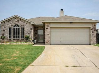 1113 McKavett Dr, Fort Worth, TX 76140