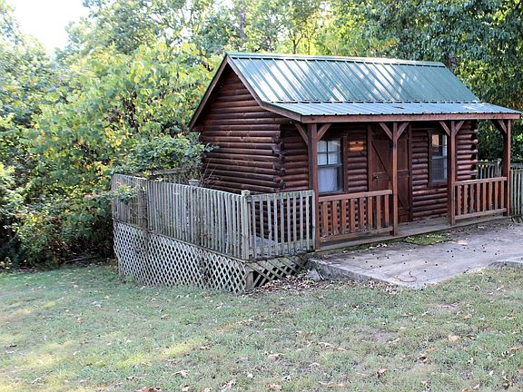 Parcel 2 log cabin playhouse