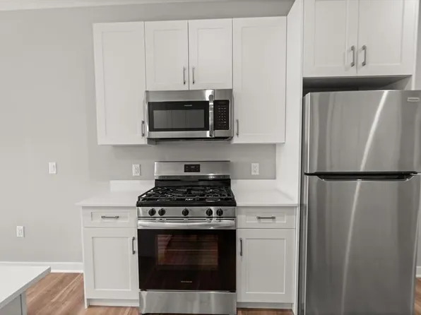 475 Communipaw Avenue image 3 of 33