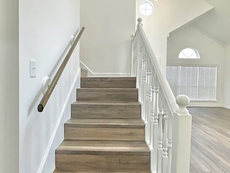 5445 Pine Oak Ln — Photo 4