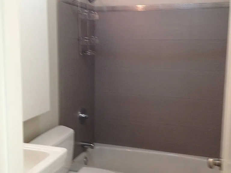 6110 SE 52nd Ave — Photo 14