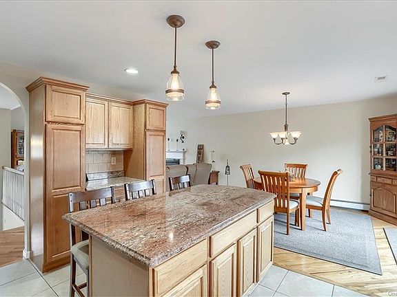 4th image of 770 Orchard Dr