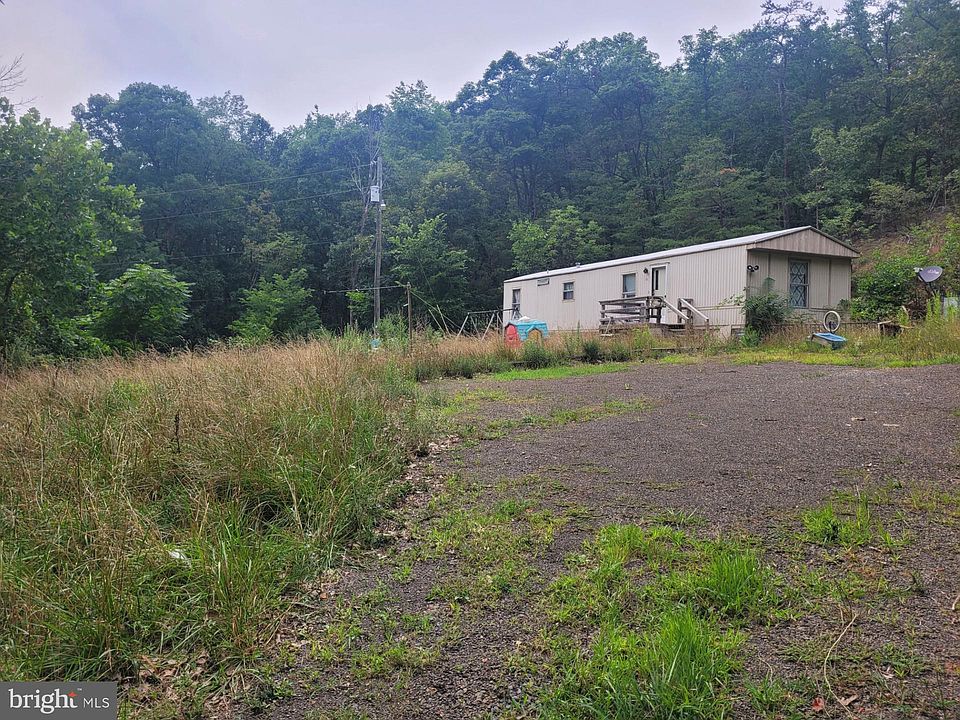 1st image of 6 Blooms Ln