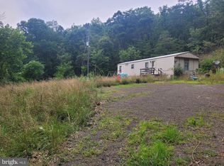 6 Blooms Ln, Moorefield, WV 26836