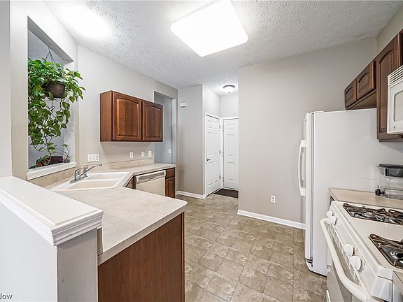 5th image of 1405 Durham Dr