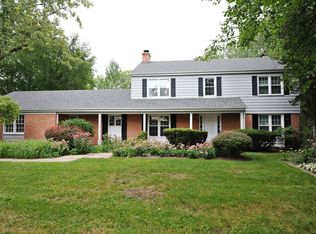 246 Landis Ln, Deerfield, IL