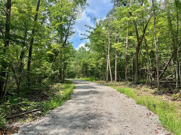 13677 Lantana Rd, Crossville, TN 38572