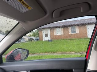 2672 Four Seasons Dr, Columbus, OH 43207