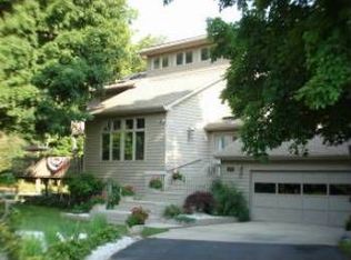 11807 Lakeshore Dr, Grand Haven, MI 49417