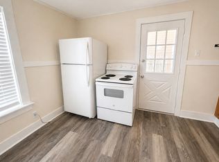 28 Prospect St #1R, Webster, MA 01570