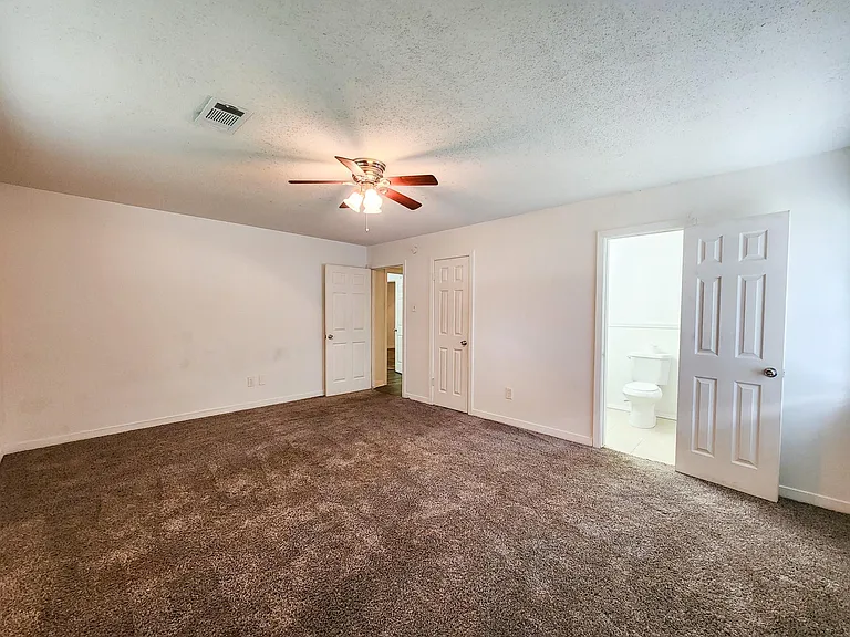 1307 Dwinnell St — Photo 6