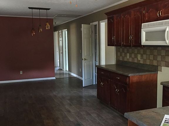 2nd image of 1009 Miss Annies Dr SW