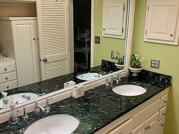5th image of 3162 N Katherine Ave